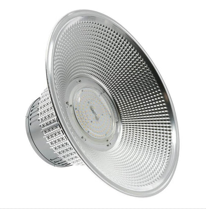 Campana LED  de 200W de potencia con una gran eficiencia lumínica de 120Lm/w, aportando 24.000Lúmenes, gracias a su Chip SMD de marca Osram. Obtendremos una iluminación uniforme y distribuida gracia al diseño de su difusor. 
Consta de una protección IP44, lo cual hace de esta Campana LED, un producto seguro contra humedad y polvo que puede ser usado en exteriores bajo cubierta. Su encendido instantáneo permite un arranque rápido y incorpora una protección contra sobretensiónes de 4Kv. a 220v 