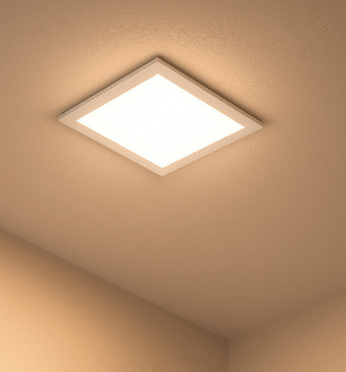 Downlight cuadrado slim led de 24w osram con color seleccionable blanco muy cálido,cálido, natural o frío. con su elevado UGR no tendrás problemas con el deslumbramiento, ya que, dispone de un UGR17. Luminaria TODO EN UNO. Downlihgt LED cuadrado. Con selector de color de luz (cálida, neutra o fría), NO Flicker (sin parpadeos), Driver integrado, Sistema mejorado de disipación térmica.