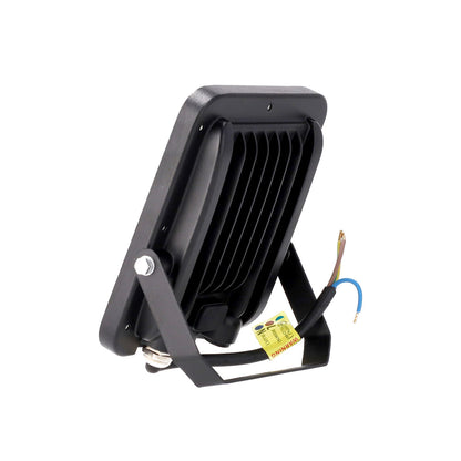 Foco Proyector LED SMD que incorpora Chip Philips de aplicaciones de exterior. Destaca por su eficiencia, alto CRI, alto factor de potencia y robustez. Con selector de color de luz: 3000K, 4000K ó 6000K incorporado