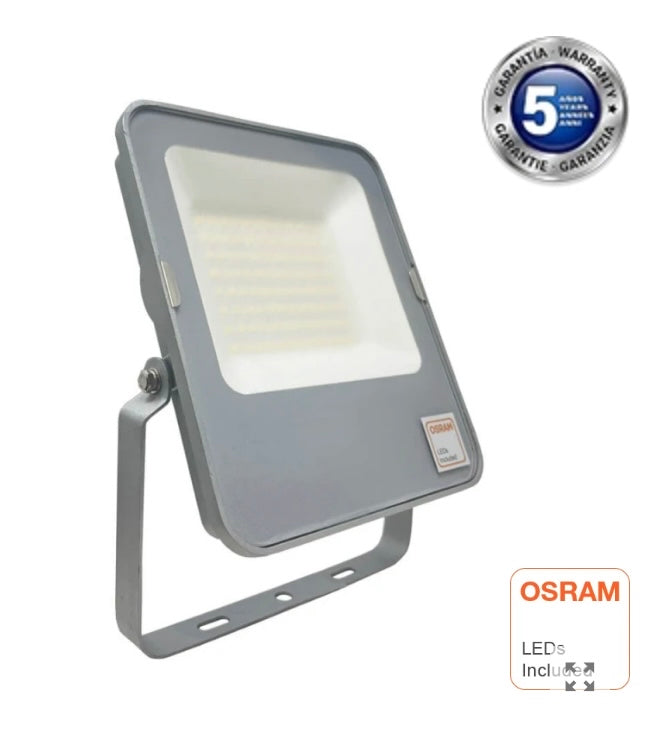 Foco Proyector LED SMD de 50w PRO con chipled OSRAM lo hacen idóneo para iluminar de manera eficaz y durable. Se trata de un producto con una clase energética A++