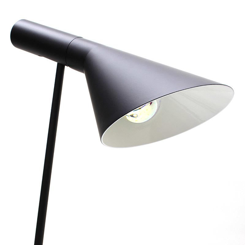 Lámpara de pie moderno en acabado negro mate – LUMS & LIGHTS