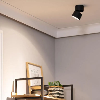 Aplique techo circular led 15w de Aluminio, se puede inclinar hasta 90º para enfocar el haz de luz adecuando la iluminación al ambiente que deseemos crear y puede rotar sobre sí mismo hasta 360º haciéndolo un aplique muy versátil ya que se puede instalar tanto en techo como en pared.