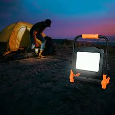 Incluye control remoto para encender y apagar, regular la intensidad o programar el tiempo de encendido.