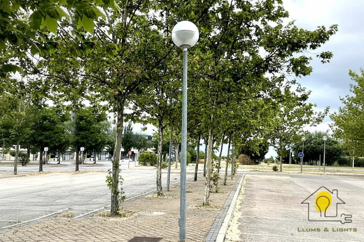Banner LLUMS&LIGHTS - Farola con logo abajo derecha