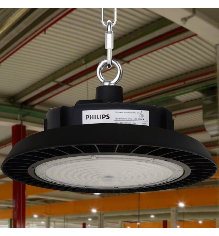 La Campana led ufo PHILIPS XITANIUM  Con una clasificación de protección IP65, es totalmente resistente al polvo y al agua, asegurando su funcionamiento impecable incluso en condiciones climáticas adversas. 
Además de su protección contra el polvo y el agua , esta campana LED cuenta con una resistencia al golpeo IK09. Su Driver Philips Xitanium NO FLICK se encarga de proporcionar una corriente constante a la campana  para evitar el parpadeo y garantizando una gran duravilidad.
