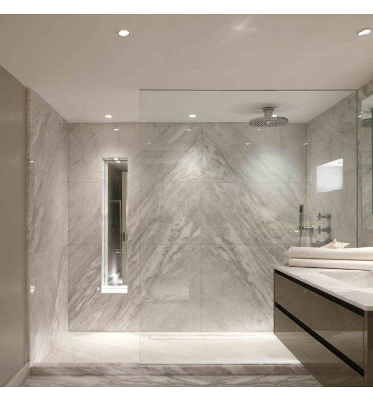 Foco empotrable circular de 7w de potencia, que incorpora un detector de presencia PIR programable con tecnología CCT que te permite elegir entre tres tonos de luz diferentes (3000K, 4000K y 6000K), adaptándose a tus preferencias. Puede ser programado de 1 a 15 minutos y la luminosidad se puede ajustar en un rango de 0 a 3000 Luxes con un ángulo de apertura de 60 grados. Es apto para interior o exterior con un IP65.