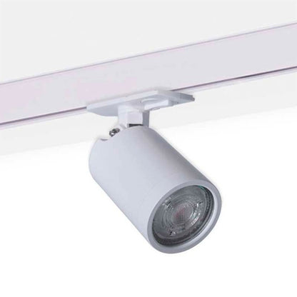 Foco de carril monofásico con casquillo GU10,  ideal para iluminar grandes superficies desde los techos. La luz emitida por los focos se enfoca y dirige  para resaltar las características de los objetos a distancia.
Gracias a su moderno diseño en acabado blanco o negro, puede utilizarse en numerosos estilos y ambientes: salones y dormitorios, así como restaurantes, tiendas y hoteles, también puede ser utilizado en todo tipo de tiendas: moda, estética, peluquería, joyerías, restaurantes, etc.