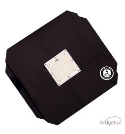 El módulo LED de 40W es una opción ideal para la iluminación exterior en el alumbrado público. Con una potencia de 40W y un rendimiento de 135Lm/W, proporciona un flujo luminoso de 5400 lúmenes, asegurando una iluminación brillante y eficiente.
Fabricado con chip LED BridgeLUX, este módulo LED ofrece una garantía de 5 años, asegurando durabilidad y fiabilidad a largo plazo. 