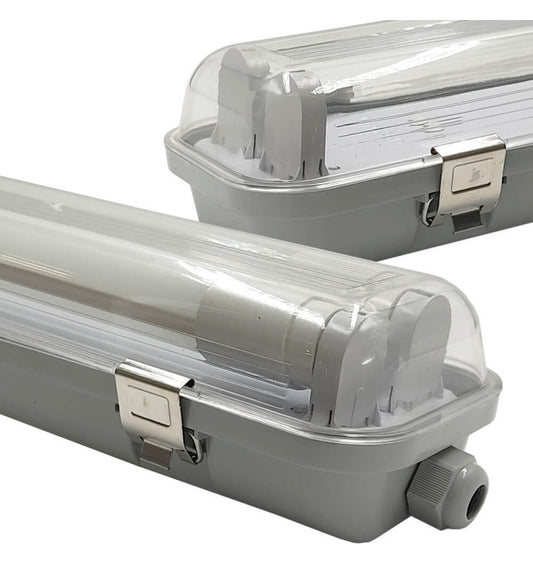 Pantalla para tubos led con grado de estanqueidad IP65.  Cableada con casquillo G13 y conexión a un extremo. La pantalla estanca está fabricada en ABS y policarbonato. Incluye todos los accesorios necesarios para su instalación.