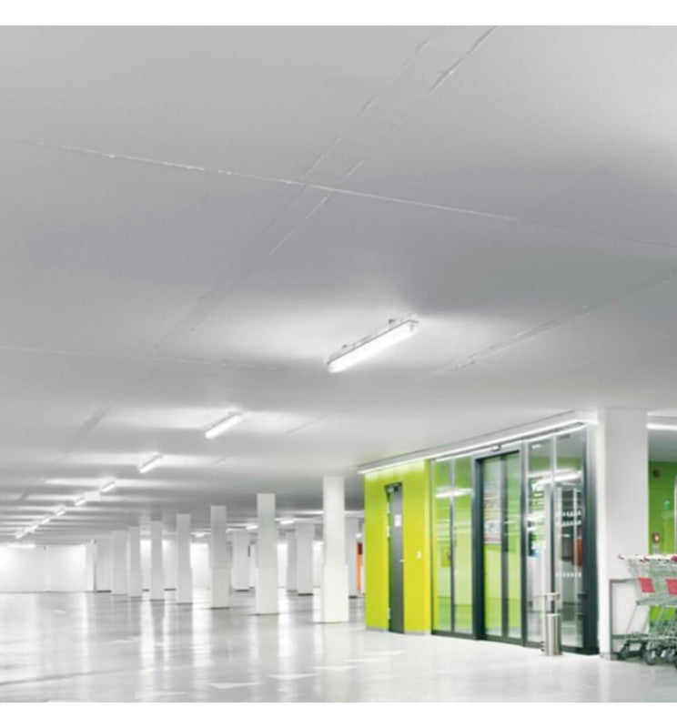 Pantalla para tubos led con grado de estanqueidad IP65. Cableada con casquillo G13 y conexión a un extremo. La pantalla estanca está fabricada en ABS y policarbonato. Incluye todos los accesorios necesarios para su instalación.