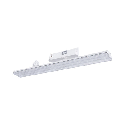 Esta luminaria lineal para carril electrificado trifásico,constituye una solución lumínica altamente eficiente y versátil.
Está equipada con 66 chips SMD 2835, con un ángulo de apertura lumínica de 60º, asegurando una distribución uniforme de la luz. Su índice de reproducción cromática es elevado (CRI>90), brindando una reproducción fiel de los colores, similar a la luz natural.
Su sistema CCT permite seleccionar la temperatura de la luz en blanco cálido, natural o frío.