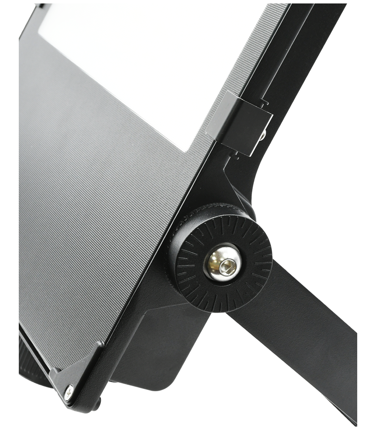 Proyector LED Exterior Profesional es una solución de iluminación suoer eficiente. Equipado con chip LED LUMILEDS de 150 lúmenes/w y un driver de alta calidad que permite ajustar su potencia entre 200w, 160w y 120w. Cuenta con un selector de temperatura CCT que permite elegir entre 3000K, 4000K y 6000K, proporcionando una iluminación adaptable a cualquier entorno. hasta 30.000 lúmenes. 