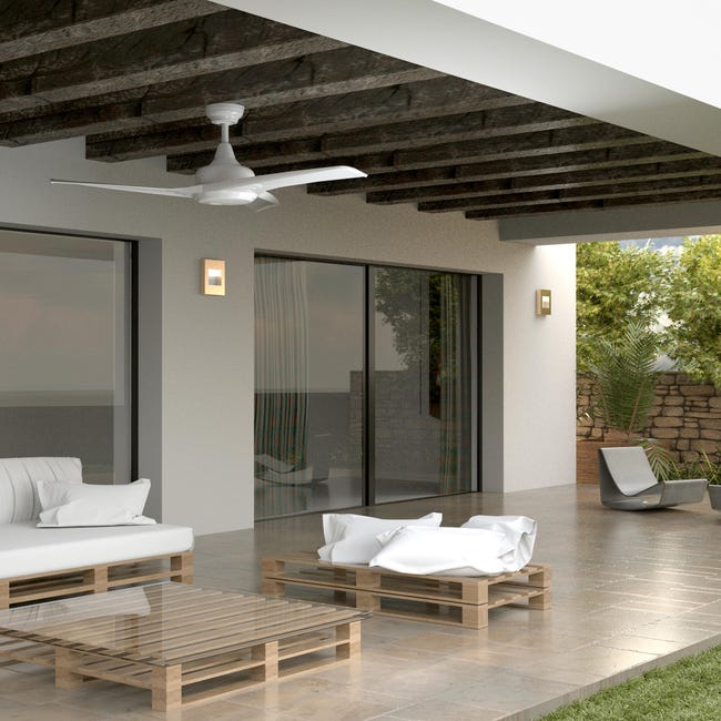 Dispone de control por mando a distancia, con 6 funciones:
 Encendido y apagado - Temperatura de color (Cálido-Neutro-Frío) - 6 velocidades - Temporizador 1/2/4/8 horas -  Verano/Invierno - Protección exterior IP44 - Tecnología Air Dual o Sistema Reverse  de 2 modos de funcionamiento (verano/invierno).
extremadamente silencioso y sin tambaleos. Motor DC el cual reduce el sonido emitido por el ventilador, hasta un 50% frente a los motores AC.
